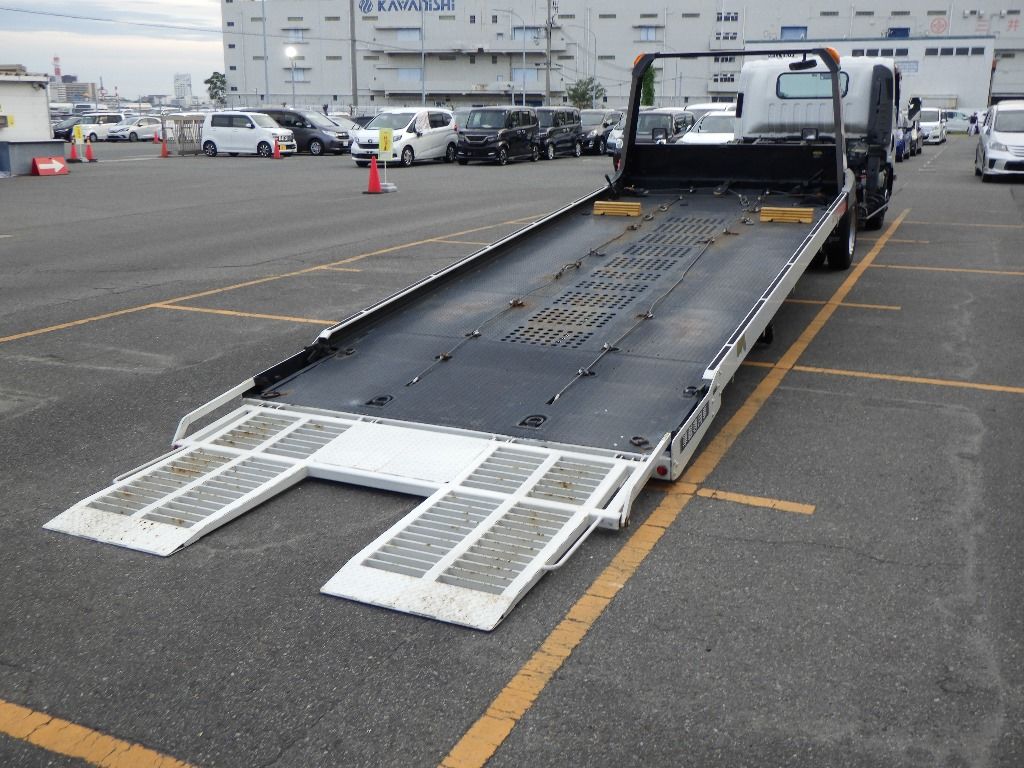 2015 Isuzu Elf 2-ton Sekisaisha auction photo 2