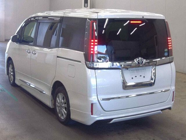 2017 Toyota Noah G auction photo 2