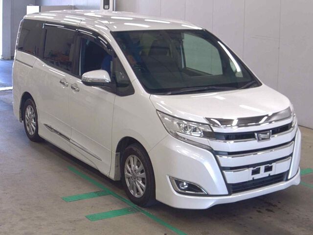 2017 Toyota Noah G Japan auction vehicle