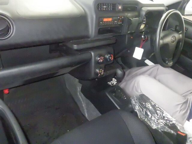 2023 Toyota Probox G auction photo 3