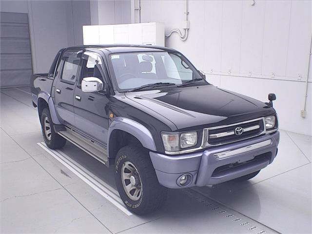 Japan Auction Vehicles 13 2000 Toyota Hilux 4WD Sport Pickup Double-Wheel auction photo