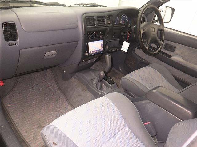 2000 Toyota Hilux 4WD Sport Pickup Double-Wheel auction photo 4
