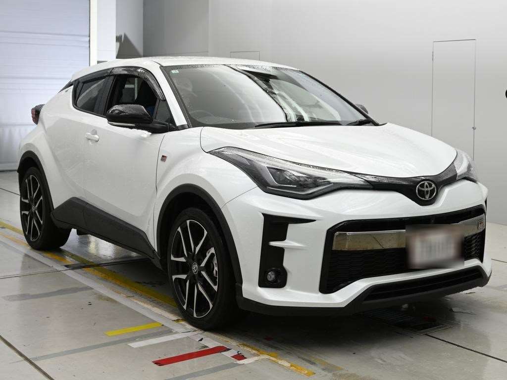2023 Toyota C-HR S-T GRスポーツ 4WD auction photo 5