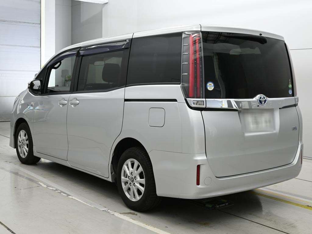 2018 Toyota Noah Hybrid X auction photo 6