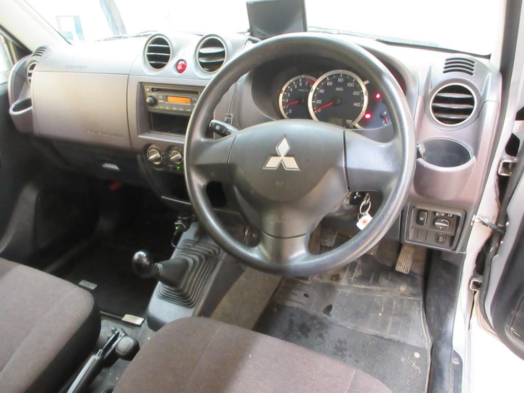 2008 Mitsubishi Pajero Mini 4WD VR auction photo 3