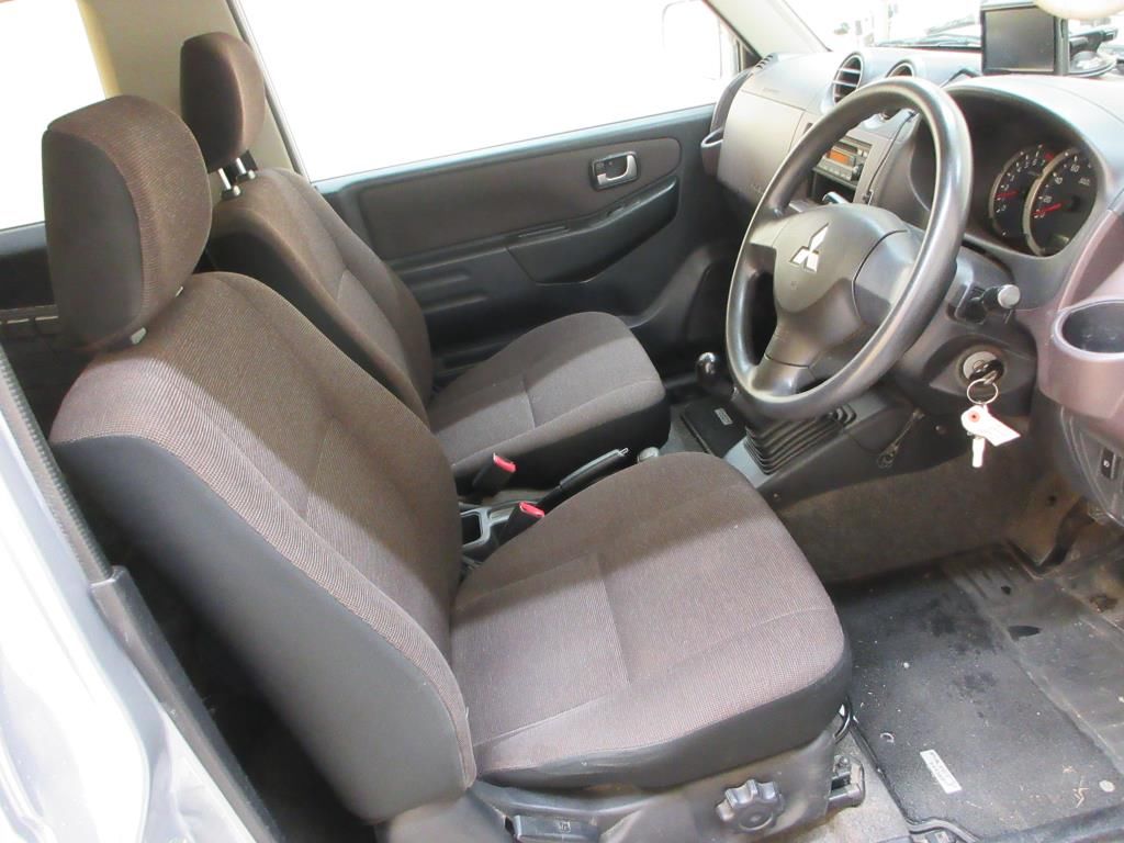 2008 Mitsubishi Pajero Mini 4WD VR auction photo 6