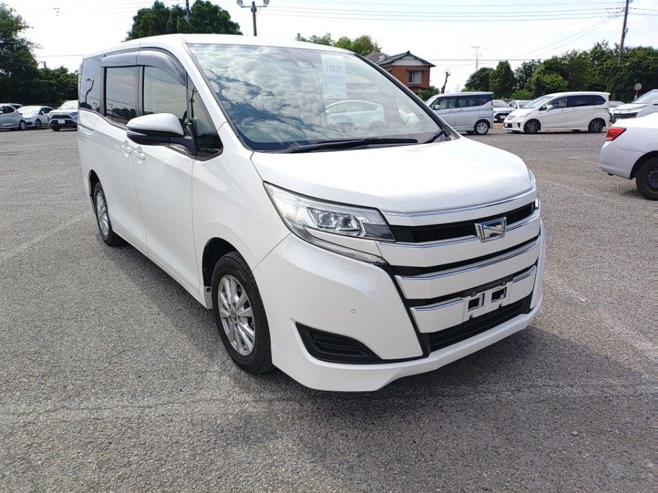 2021 Toyota Noah auction photo 4
