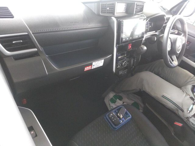 2025 Toyota Roomy Custom G auction photo 3