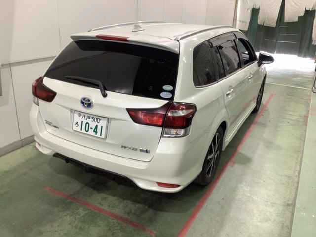 2018 Toyota Corolla Fielder Hybrid G ​​WxB auction photo 2