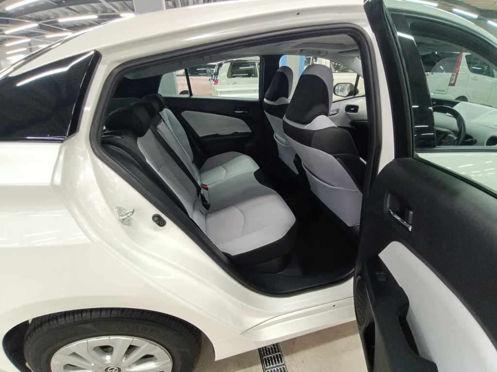 2020 Toyota Prius S auction photo 12
