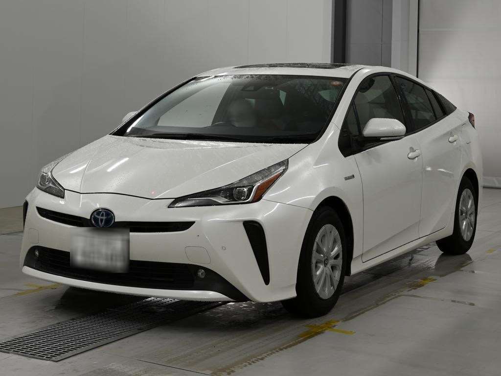 Japan Auction Vehicles 14 2020 Toyota Prius S auction photo