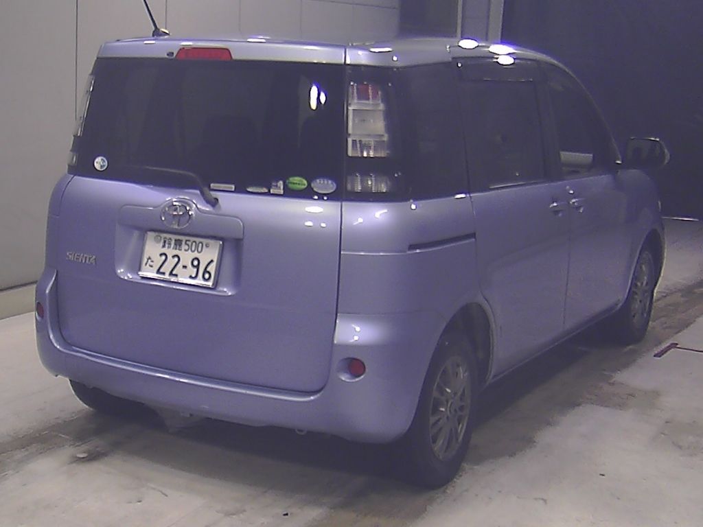2013 Toyota Sienta X L Package auction photo 2