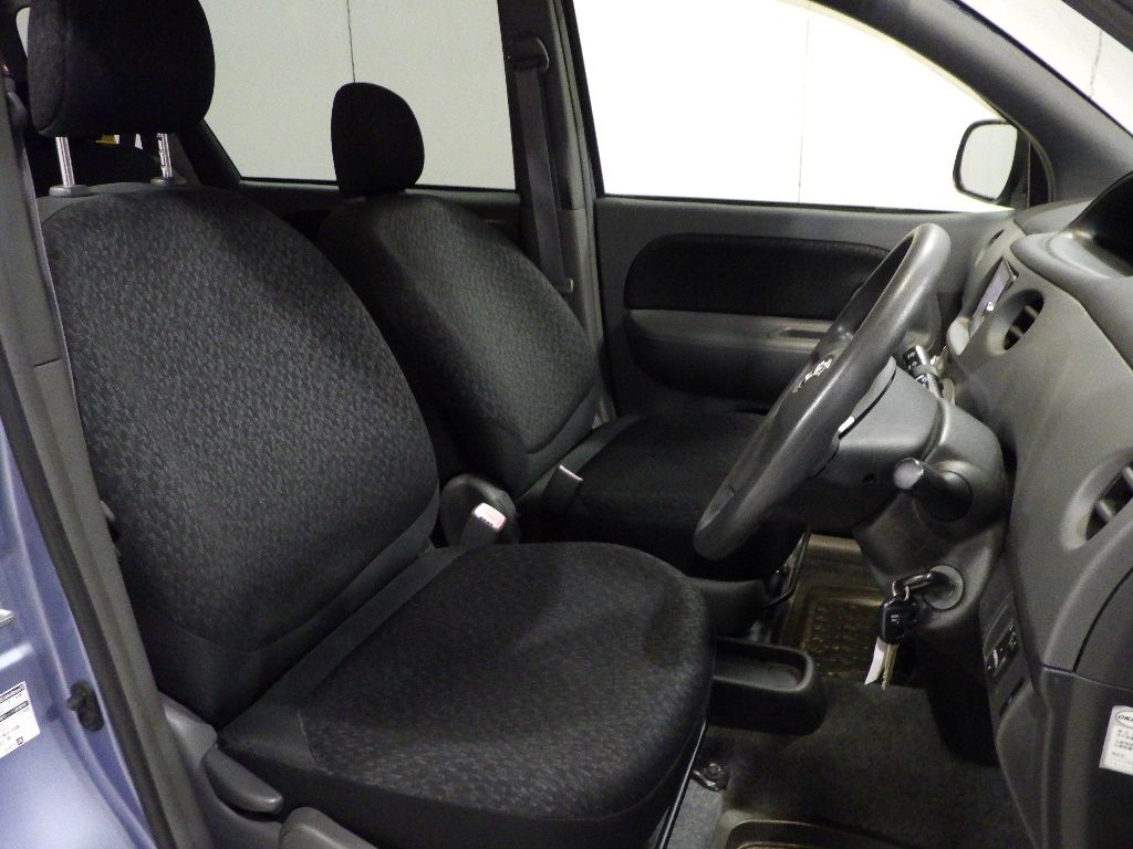 2013 Toyota Sienta X L Package auction photo 6