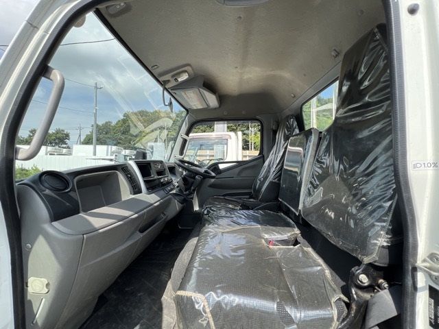 2019 Mitsubishi Fuso Canter Hira auction photo 5