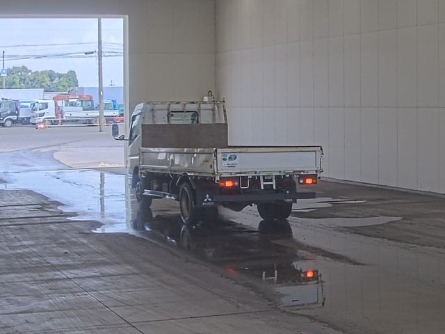 2019 Mitsubishi Fuso Canter Hira auction photo 2