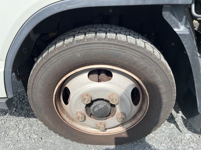 2019 Mitsubishi Fuso Canter Hira auction photo 9