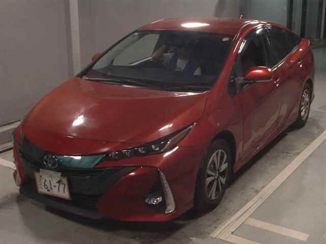2018 Toyota Prius PHV S セーフティプラス auction photo 4
