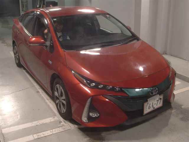 Japan Auction Vehicles 11 2018 Toyota Prius PHV S セーフティプラス auction photo