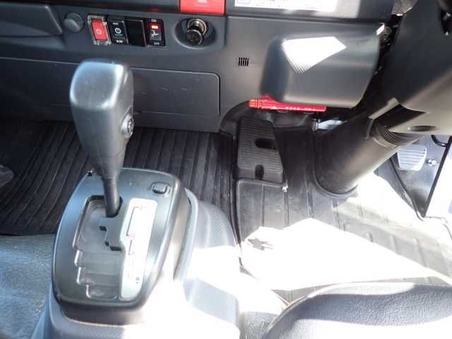 2023 Isuzu Elf 2.0t Aluminum Van with Power Gate auction photo 11
