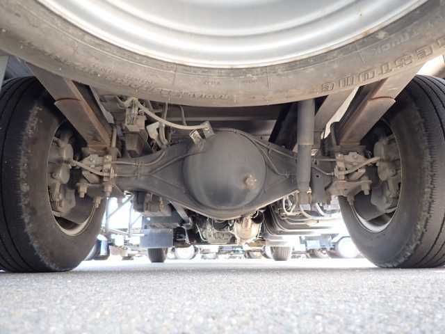 2023 Isuzu Elf 2.0t Aluminum Van with Power Gate auction photo 8