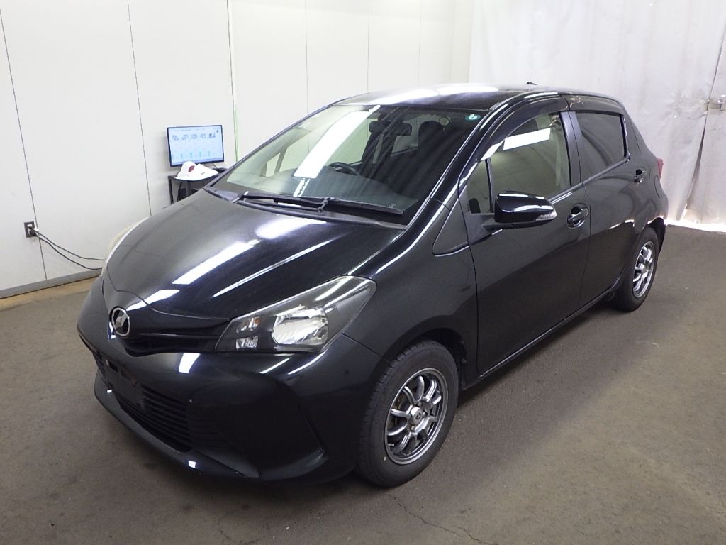 2015 Toyota ヴィッツ 5HB F auction photo 4