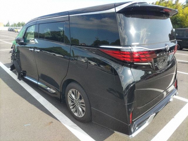 2023 Toyota Alphard Z auction photo 2