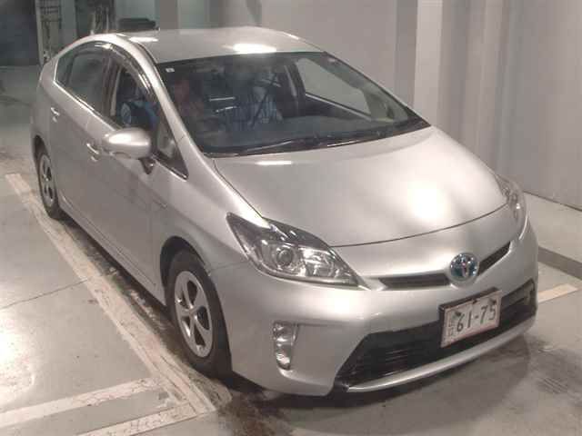 Japan Auction Vehicles 11 2015 Toyota Prius S auction photo