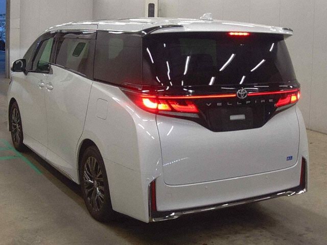 2025 Toyota Vellfire Z Premier 4WD auction photo 2