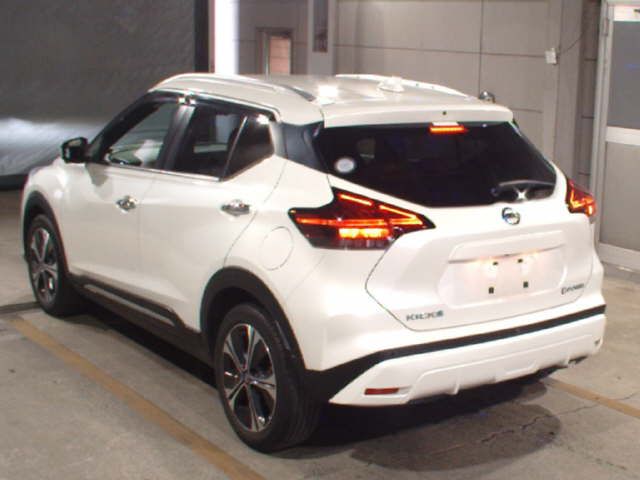 2021 Nissan Kicks X Two-tone Interior Edition auction photo 2