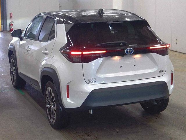2023 Toyota Yaris Cross Hybrid Z auction photo 2