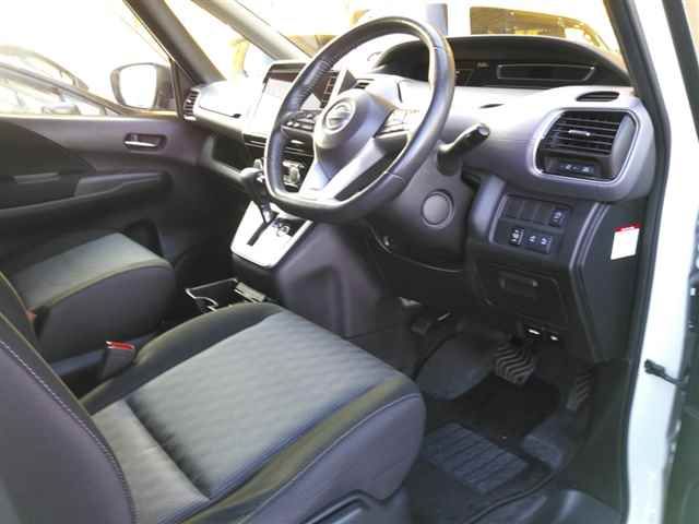 2019 Nissan Serena ハイウェイスターV auction photo 3