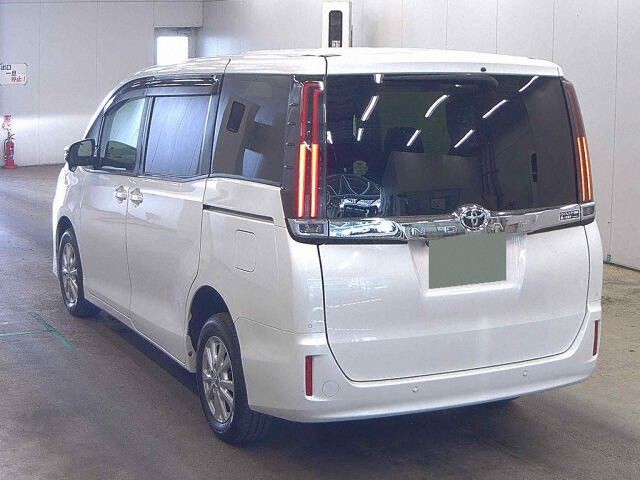 2020 Toyota Noah G 4WD auction photo 2