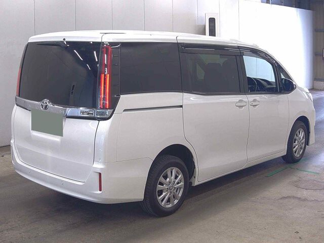 2020 Toyota Noah G 4WD auction photo 5