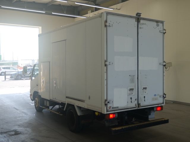 2012 Toyota Dyna Reitou auction photo 2