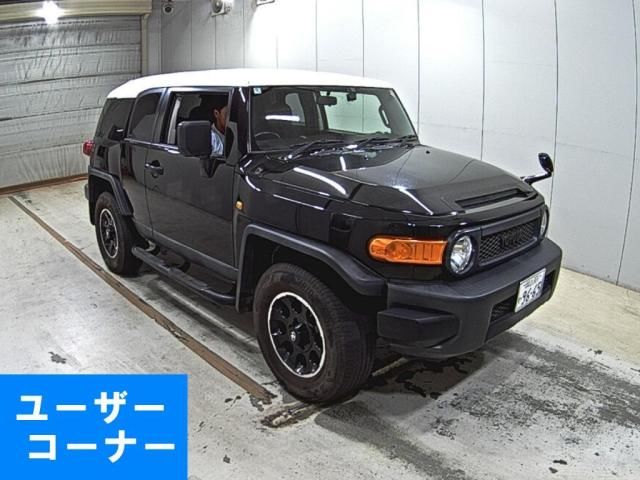 2014 Toyota FJクルーザー Black color package, 4WD Japan auction vehicle