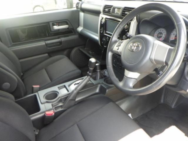 2014 Toyota FJクルーザー Black color package, 4WD auction photo 3