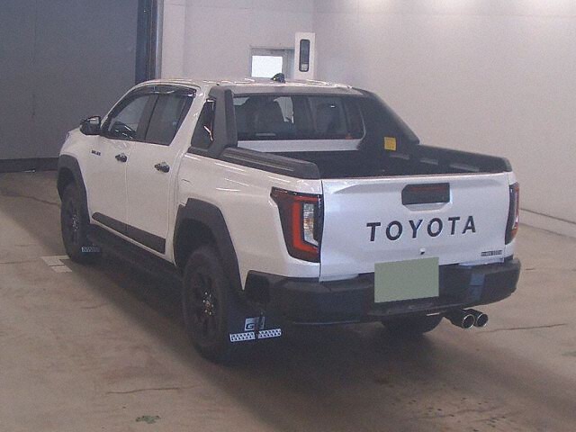 2026 Toyota Hilux Z Adventure 4WD auction photo 2