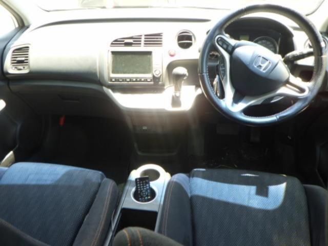 2012 Honda ストリーム RSZ HDD Navigation Package 4WD auction photo 3