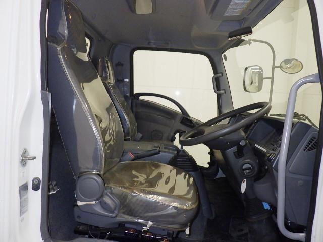 2015 Isuzu Forward With crane auction photo 5