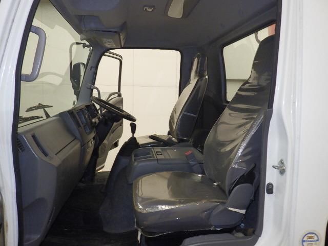 2015 Isuzu Forward With crane auction photo 8