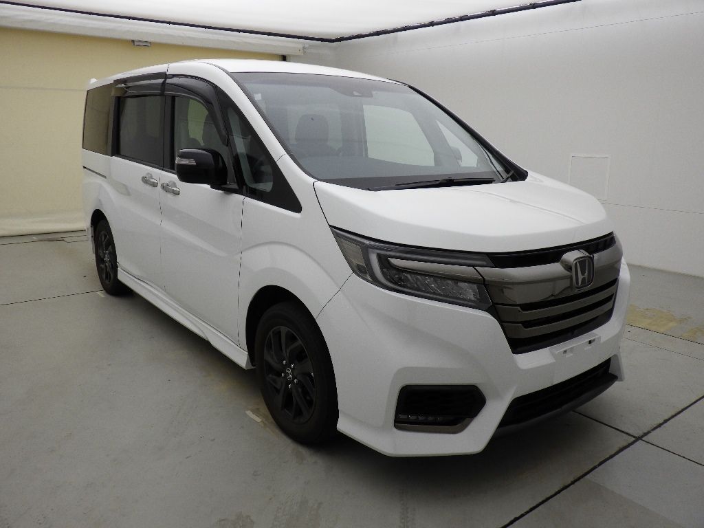 Japan Auction Vehicles 12 2021 Honda Stepwgn 4WDクールスピリットホンダセンシングブラックスタイル 7人 auction photo