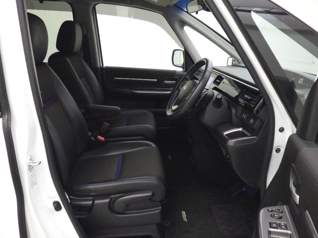 2021 Honda Stepwgn 4WDクールスピリットホンダセンシングブラックスタイル 7人 auction photo 6