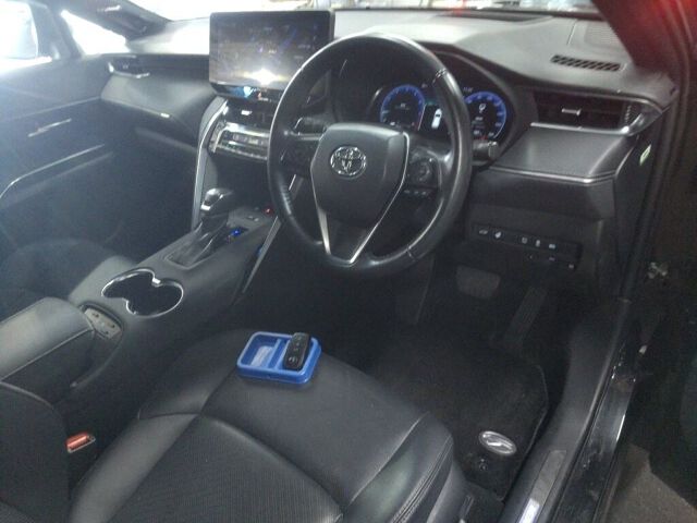 2023 Toyota Harrier Z Leather Package auction photo 3
