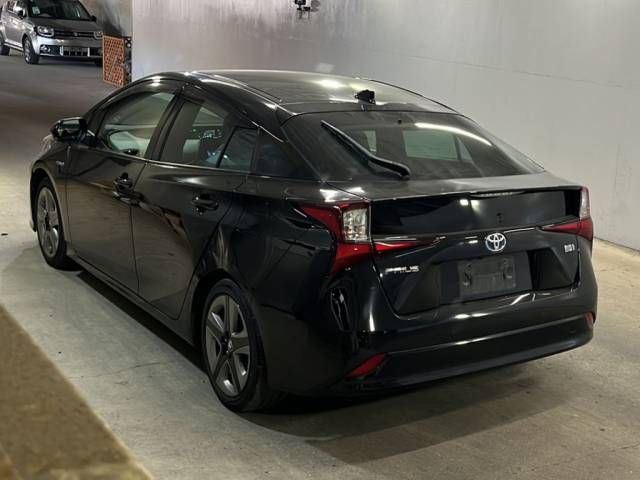 2019 Toyota Prius Sツーリングセレクション auction photo 3