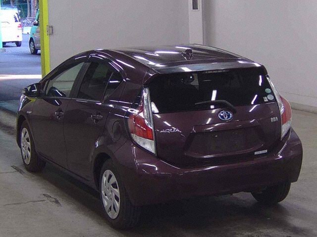 2015 Toyota Aqua GブラックソフトレザS auction photo 2