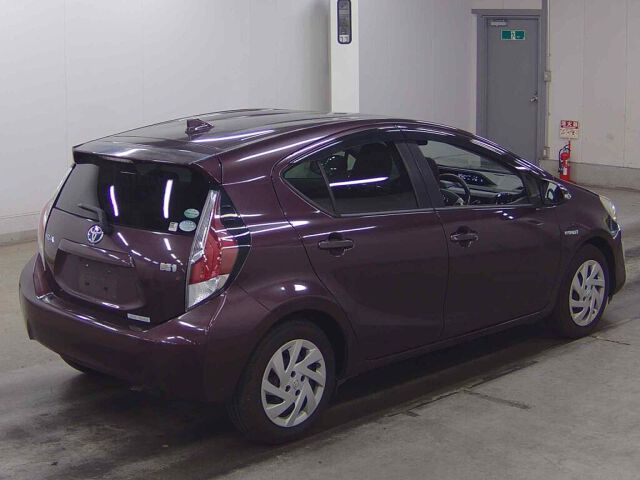 2015 Toyota Aqua GブラックソフトレザS auction photo 5