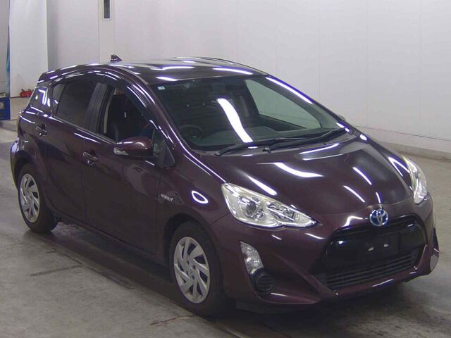 2015 Toyota Aqua GブラックソフトレザS Japan auction vehicle