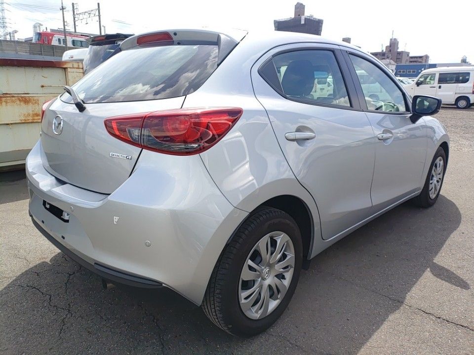 2021 Mazda Mazda2 auction photo 2