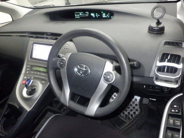 2015 Toyota Prius L auction photo 3