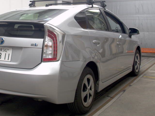 2015 Toyota Prius L auction photo 5
